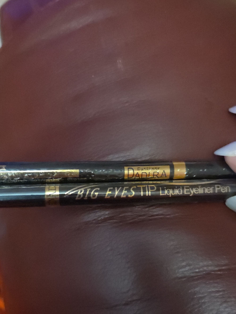 Big Eyes Tip Liquid Eyeliner Pen - Black And Pink